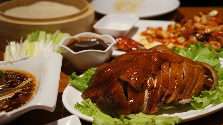 Beijing Night Tour with Acrobatics Show & PekingDuck Dinner - The acrobatics show brings old-style spectacle to life