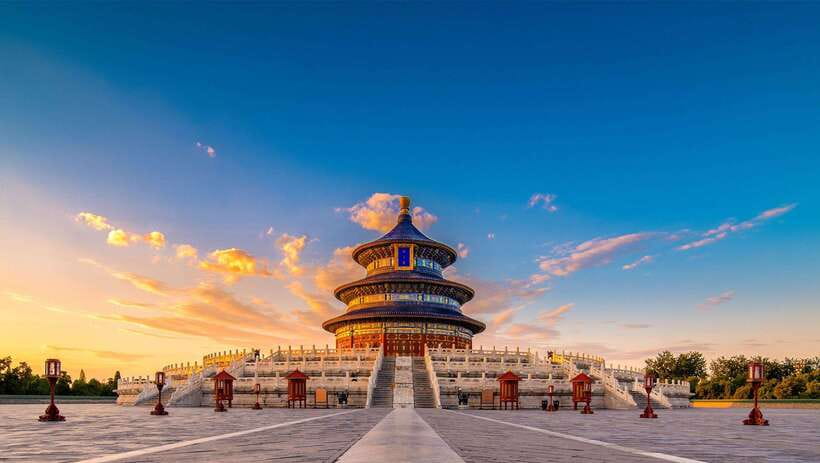 Beijing: Panda House w/Great Wall or City Sites Private Tour - Tiananmen Square and the Forbidden City