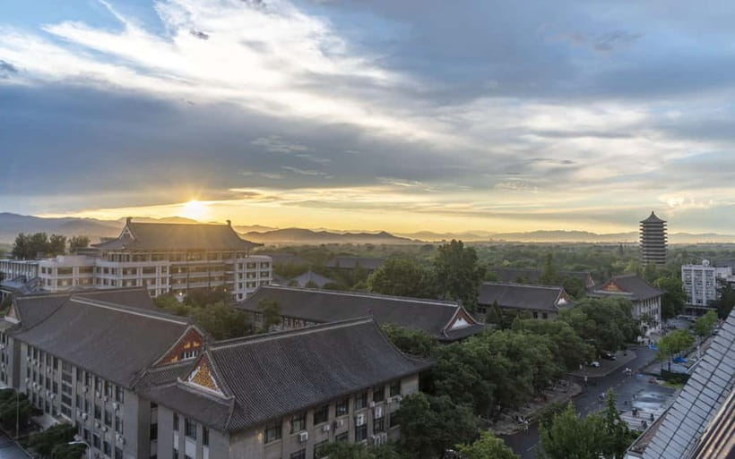 Beijing: Peking University Campus Guided Walking Tour - Boya Pagoda and Weiming Lake: the campus postcard