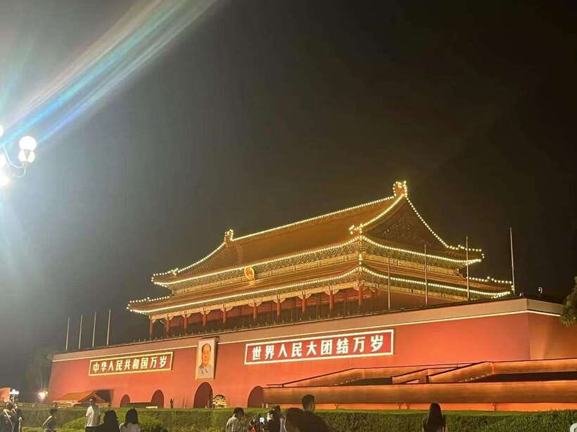 Beijing: Private Layover City Night Tour - Private transport and the people who shape the evening