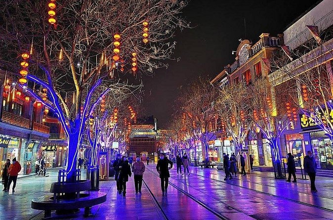Beijing Private Night Walking Tour: Qianmen Street, Tian'ammen Square and Wangfujing Street - What kind of guide experience should you expect?