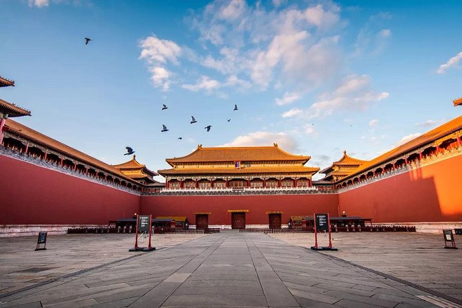 Beijing Private Tour:Forbidden City&Badaling Great Wall Fast Pass - Lunch before the road to Badaling