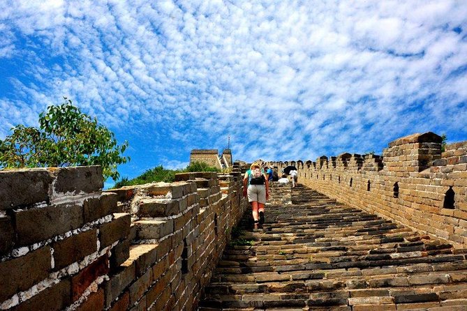 Beijing Private Tour to Huaibei Ski Resort and Mutianyu Great Wall with Lunch - Lunch between two very different activities