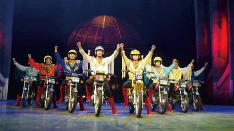 Beijing: Red Theatre Acrobatics Show Ticket-Local Must-See - High chairs, hoops, and the sense of risk