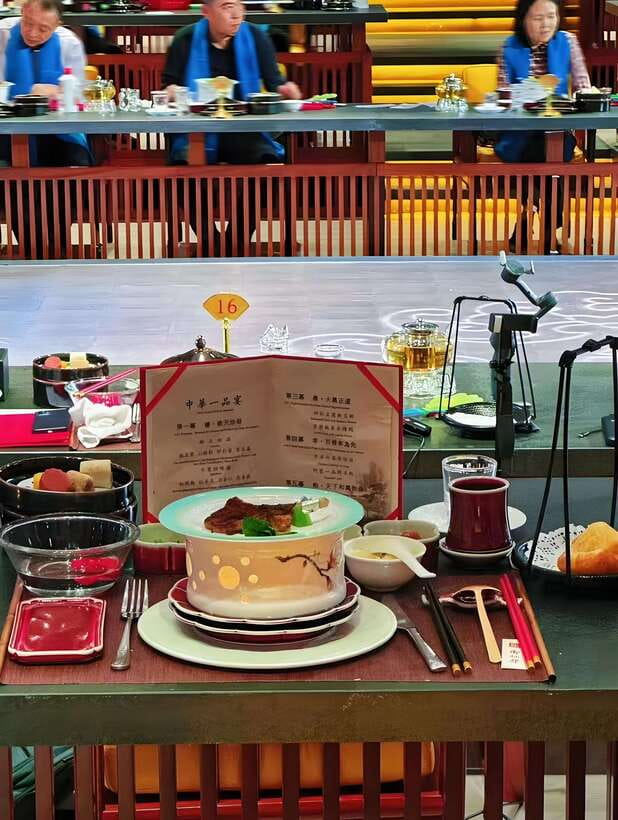 Beijing Royal Banquet with Chinese culture prefermance - Snacks and the opening dishes