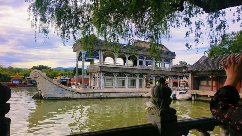 Beijing: Summer Palace Highlight Walking Tour - Suzhou Street brings a water town to the palace