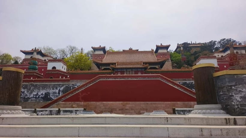Beijing: Summer Palace Highlight Walking Tour - Pace, group size, and the value of a guide
