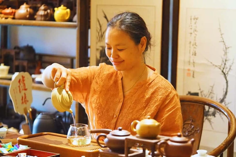 Beijing：Summer Palace & Tea or Calligraphy Experience Tour - The local lunch: Zha Jiang Mian near the palace