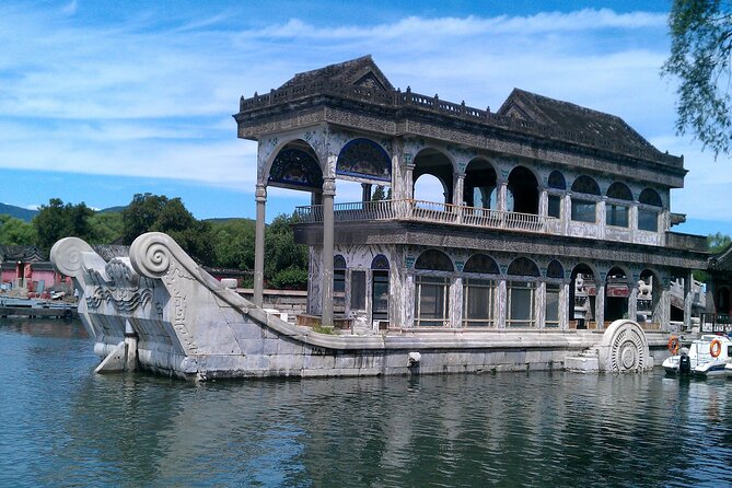 Beijing Summer Palace Ticket Booking - Entering through the east gate with your QR code