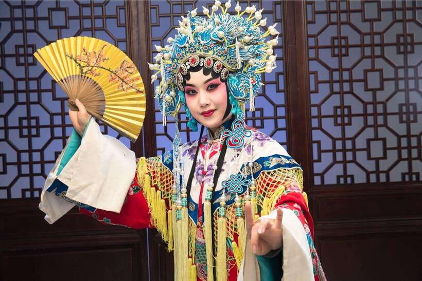 Beijing: Traditional Cultural Show Peking Opera Tickets - English Subtitles Make the Story Easier to Follow