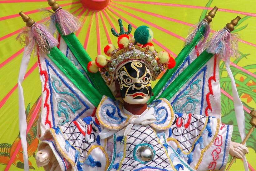 Beijing: Traditional Cultural Show Peking Opera Tickets - The Theatre Experience, From Lobby to Final Scene