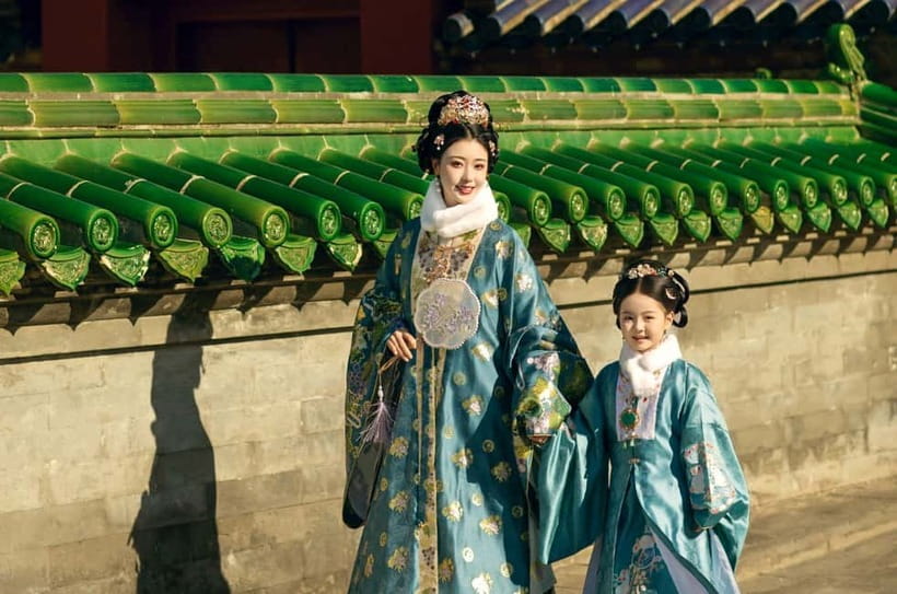 Beijing Traditional Hanfu Experience & Photoshoot for Groups - The photo session by the Forbidden City moat