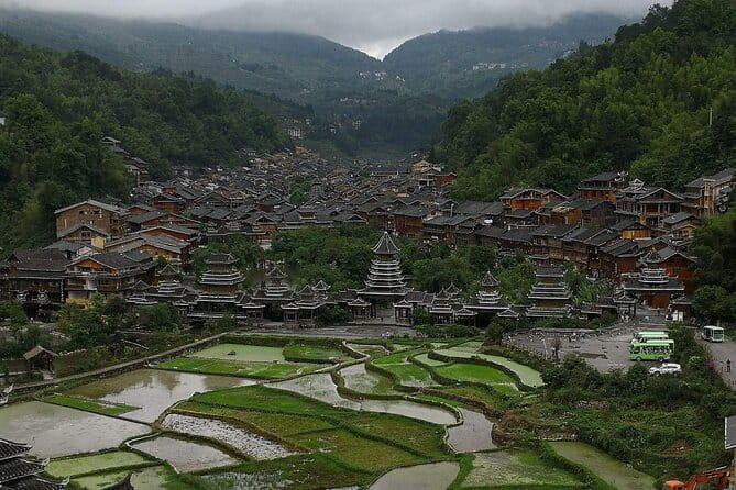 Best of Guilin Li River Xianggong Hill and Yulong River - A quiet hour on the Yulong River