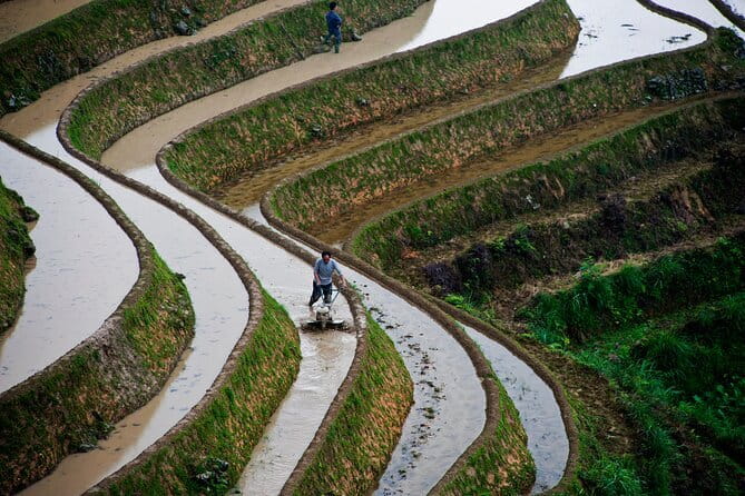 Best of Guilin Li River Xianggong Hill and Yulong River - The optional Impression Sanjie Liu show