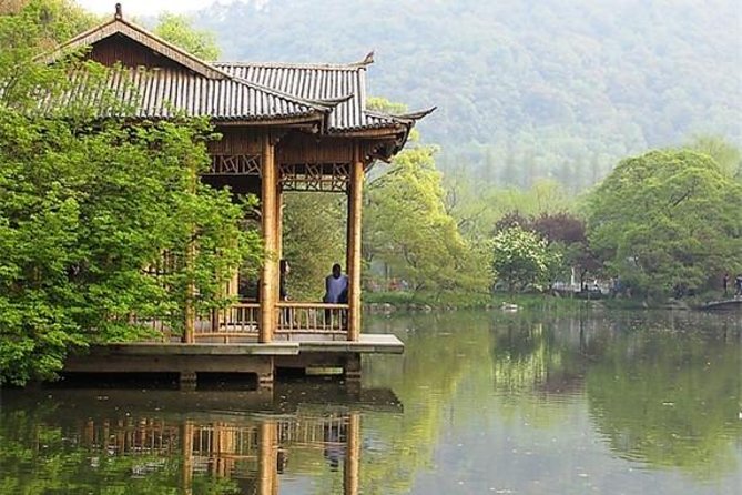Best of Hangzhou: A Comprehensive Tour of the City's Top Sights - Southern Song Imperial Street closes with city life