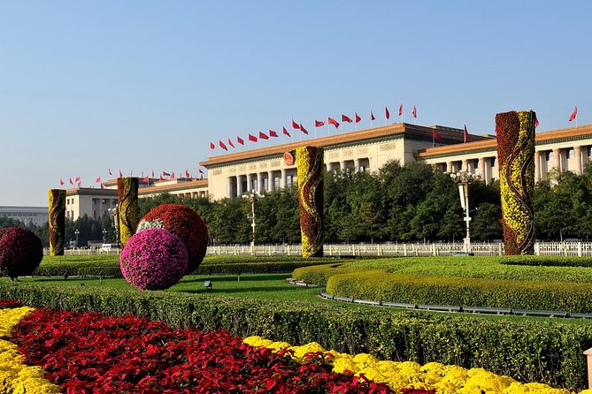 Boutique Tour: Tiananmen, Forbidden City, Mutianyu with VIP Pass - Practical details that affect your day