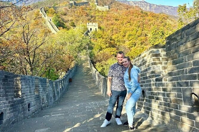 BusDa-Mutianyu Great Wall & Summer Palace Full-Day Group Tour - The guide and group size