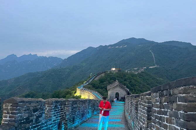 BusDa-Sunset Glow at Mutianyu Great Wall Night Bus Tour w/ Ticket - Reaching the Wall and choosing your route
