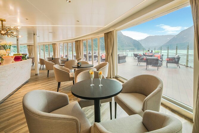 Century Cruises Chongqing to Yichang Yangzte River Tour - Day 2: Fengdu Ghost City and an optional night show