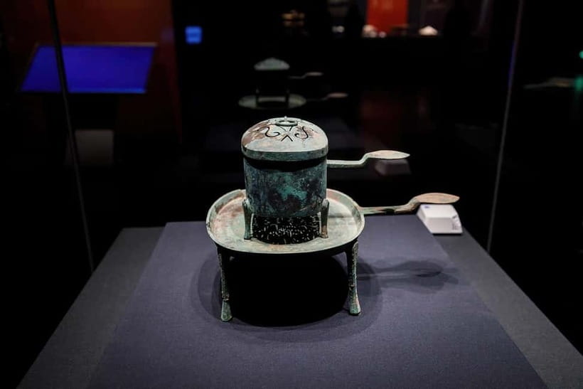 Chengdu: City Walking Tour with Food and Culture Stops - Daci Temple beside Taikoo Li