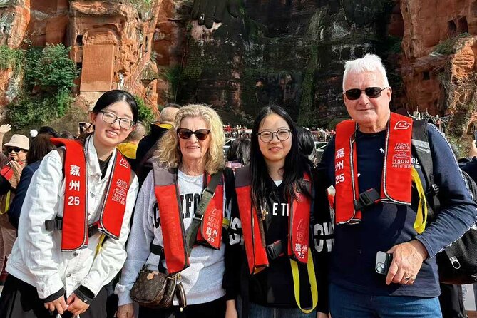 Chengdu Panda & Leshan Giant Buddha Premium Private Day Tour - Riding south to Leshan in a premium sedan