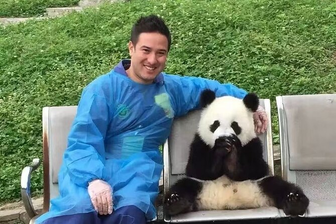 Chengdu Panda Research Base Tickets And Optional Private Tour - What happens during the four-hour visit