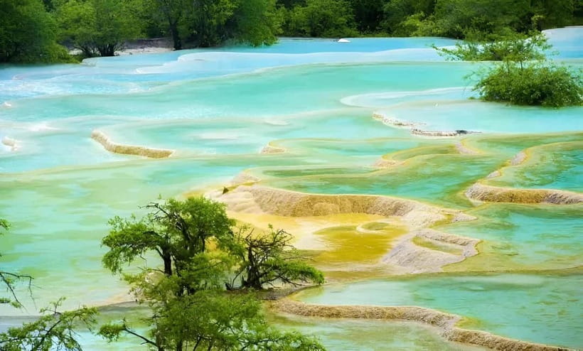 Chengdu: private 2-Day Huanglong Jiuzhaigou tour by train - Day two: getting around Jiuzhaigou Valley