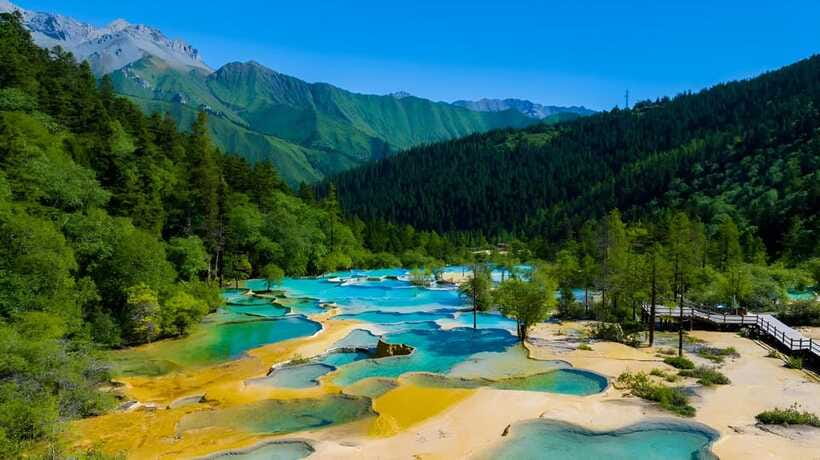 Chengdu: private 2-Day Huanglong Jiuzhaigou tour by train - What private transport adds