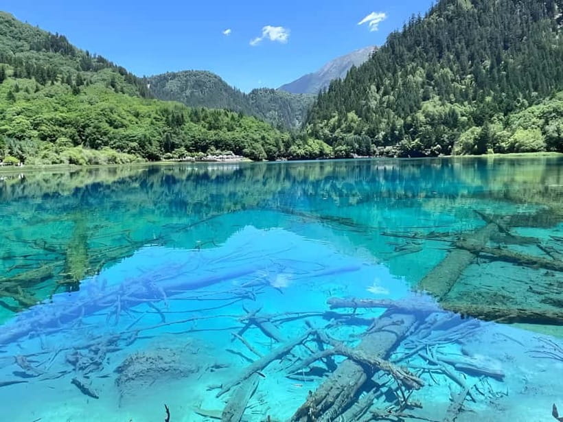 Chengdu: private 2-Day Huanglong Jiuzhaigou tour by train - The English-language question