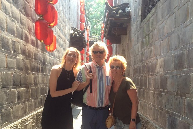 Chengdu Private Sightseeing Tour with Panda Breeding Center Visit - Guides make the difference