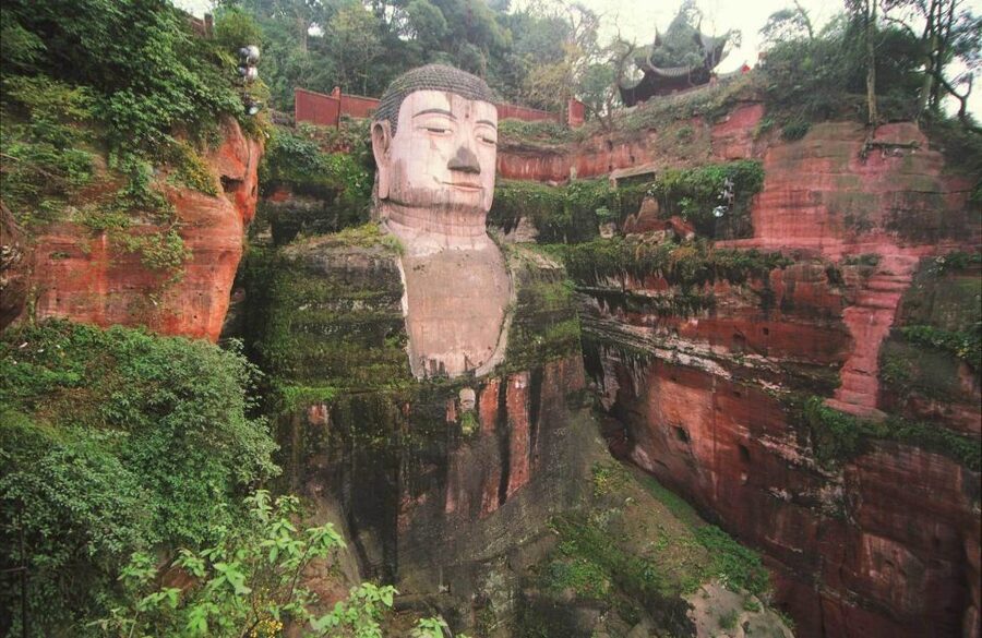 Chengdu Private Tour of Leshan Buddha and Panda Base - Should you book it?