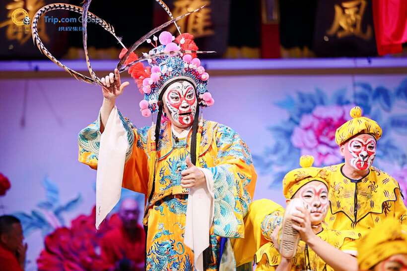 Chengdu: Sichuan Opera Face-Changing and Acrobatics Show - Why face-changing is Chengdu’s must-see performance