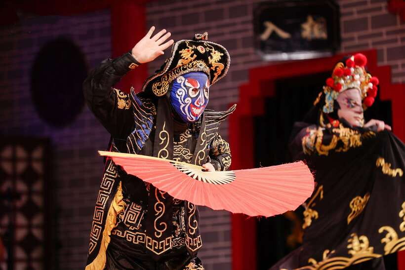 Chengdu: Sichuan Opera Face-Changing and Acrobatics Show - Choosing the extra experience