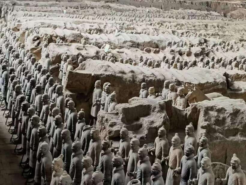 Chengdu: Xi'an Terracotta Warriors Day Trip by Bullet Train - The train ride from Chengdu to Xi’an