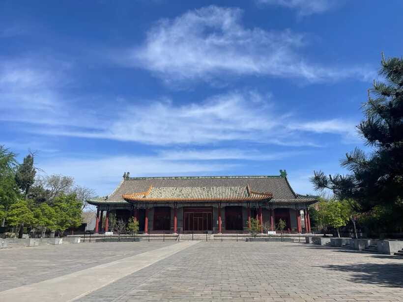 Chinese Kungfu class in old temple beside Forbidden Ci - Timing, flexibility, and small practical details