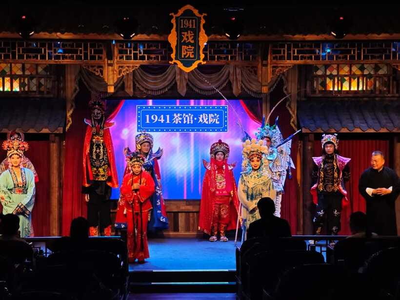 Chongqing 1941 theatre: Tea Art Performance with Folk Art - Finding the theater at Yutian Building