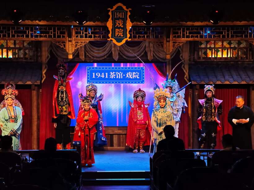 Chongqing 1941 theatre: Tea Art Performance with Folk Art - The 1.2-meter long-mouth teapot