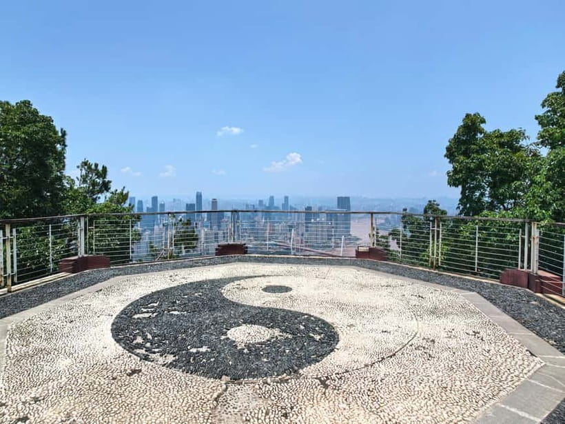 Chongqing: Historical Blocks, Temple, and Mountain Tour - The Taoist temple and the high city view