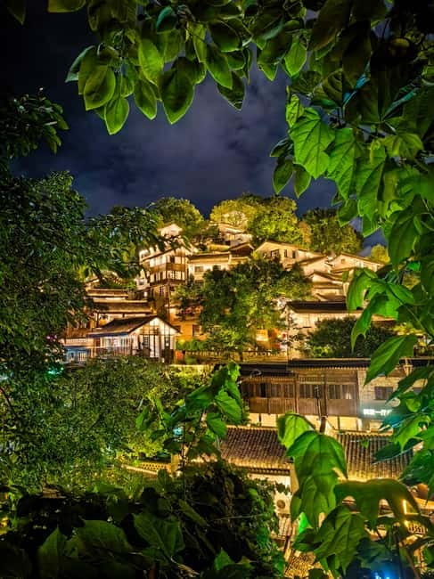 Chongqing: Magic Night View and Secret Viewing Spots Tour - Nanbin Zhonglou Square adds another riverside angle