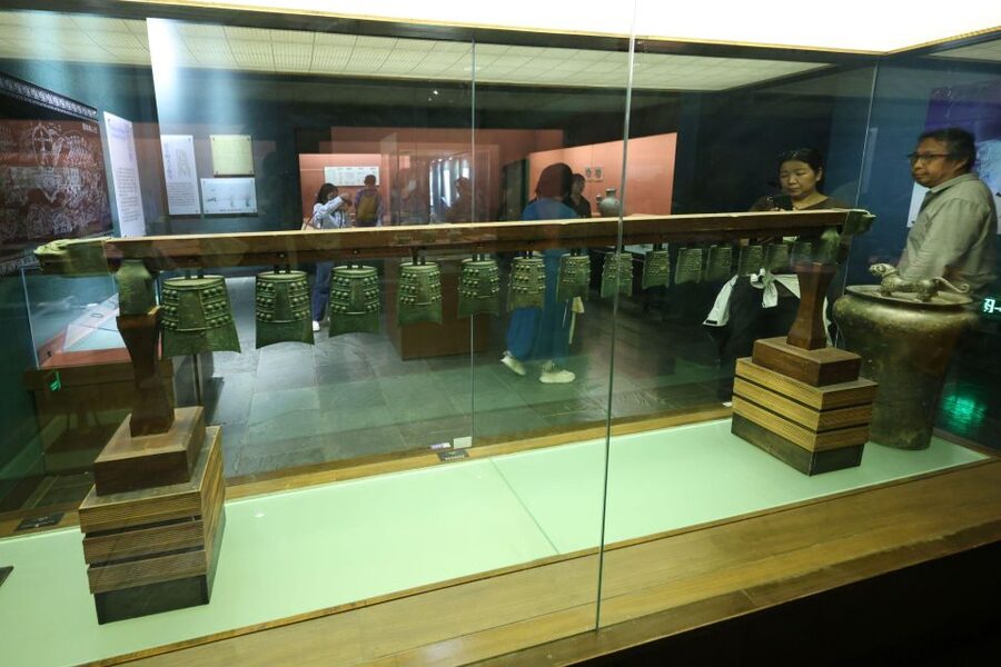 Chongqing: One-Day Extravaganza: Hit All the Must-See Spots! - Three Gorges Museum and the first look at Chongqing