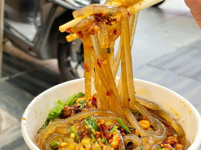 Chongqing: Private Food Tour and Magical Night Views - Liberation Bei and the city center food route