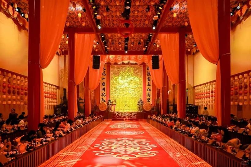 Chongqing: Qingyu Banquet Experience with Show and Dinner - Entering a Palace-Themed Dinner in Chongqing