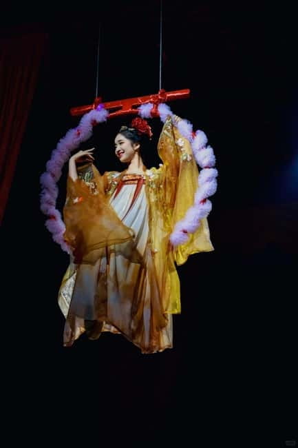 Chongqing: Qingyu Banquet Experience with Show and Dinner - What the Performance Does Best