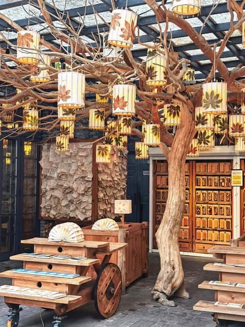 Chongqing: Trendy Spots, Cableway & Ferry Private Tour - Nanbin Zhonglou Square and Danzishi Old Street