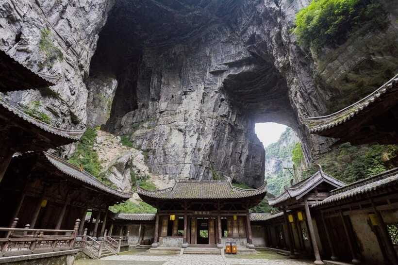 Chongqing: Wulong 2 Spots All-inclusive Luxury Private Trip - The Wu River ride back to Chongqing
