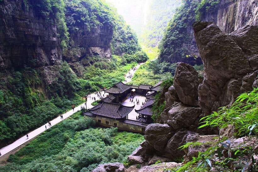 Chongqing: Wulong 2 Spots All-inclusive Luxury Private Trip - The 7:30 pickup and three-hour drive