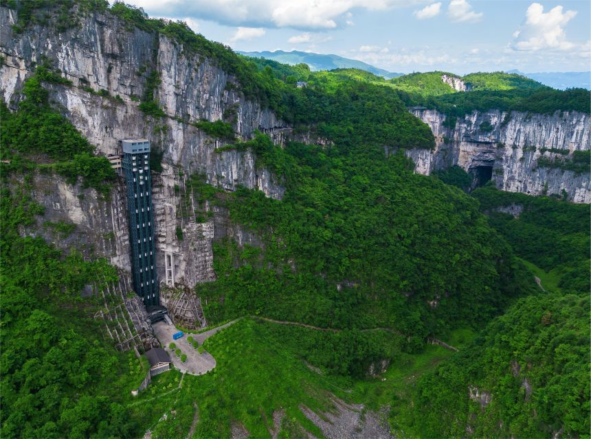 Chongqing: Wulong Private Day Exploration Tour - The return to Chongqing around 18:30