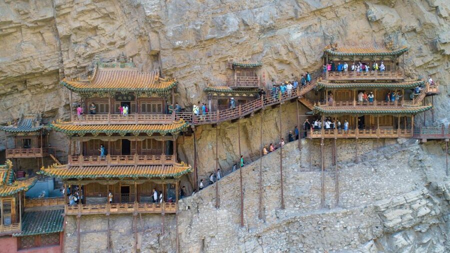Datong: Temples and Grottoes day tour with tickets options - Choosing the guide option carefully