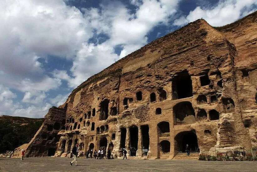 Datong: Yungang Grottoes Entrance Ticket Only - Arriving at the entrance in Datong