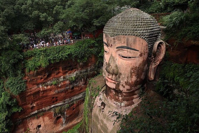 Day tour Chengdu Panda Base Leshan Giant Buddha with local Lunch - Meeting the 71-meter Leshan Giant Buddha